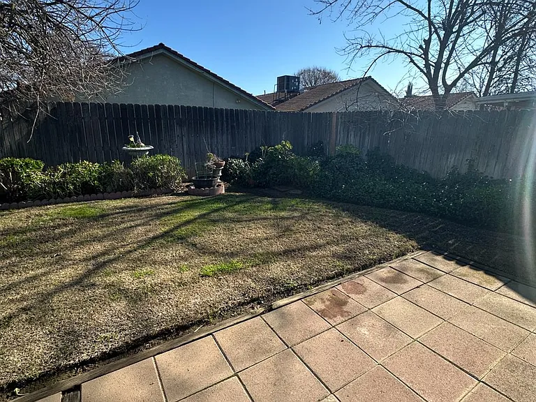 6678 N Western Ave — Photo 30
