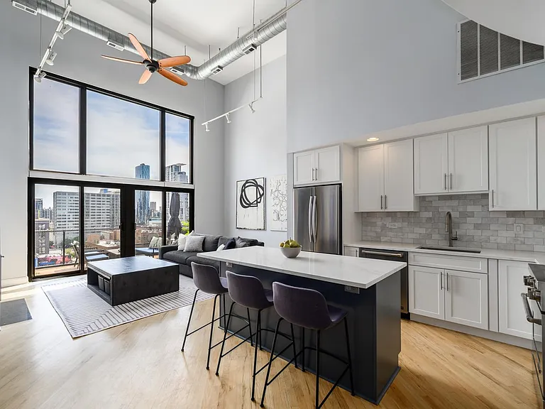 616 W Fulton St #712 — Photo 1
