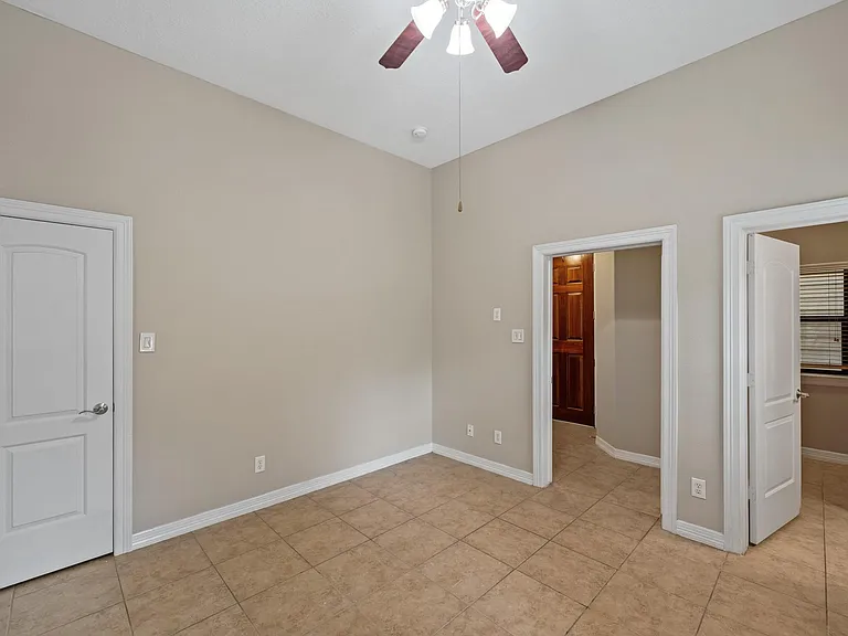 2045 W 14th 1/2 St — Photo 5
