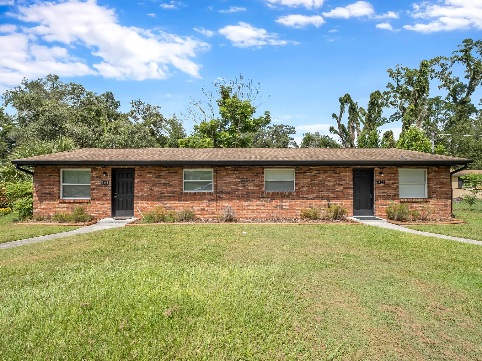 2 bed, 725 sqft, $1,490 — Photo 1