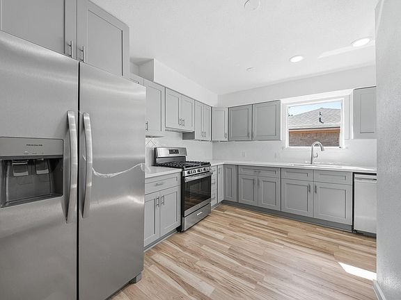 3rd image of 3027 Longhorn Dr