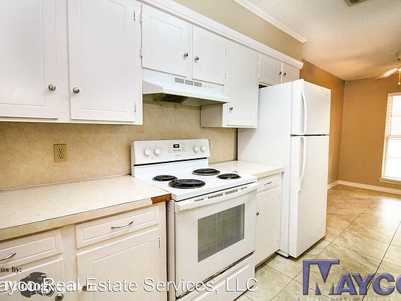 5th image of 161 E College St