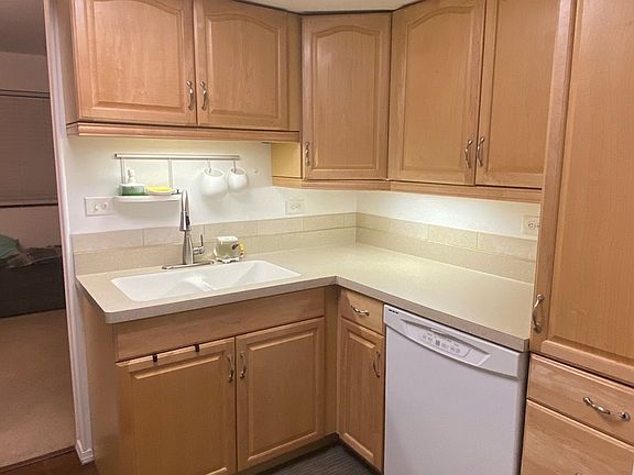4th image of 1236 N Isle Royal Cir Unit 1236