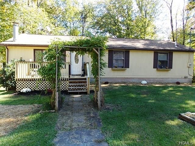 1st image of 12 Amsterdam Dr