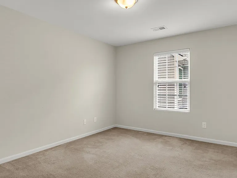 8903 Skipping Rock Ln — Photo 32