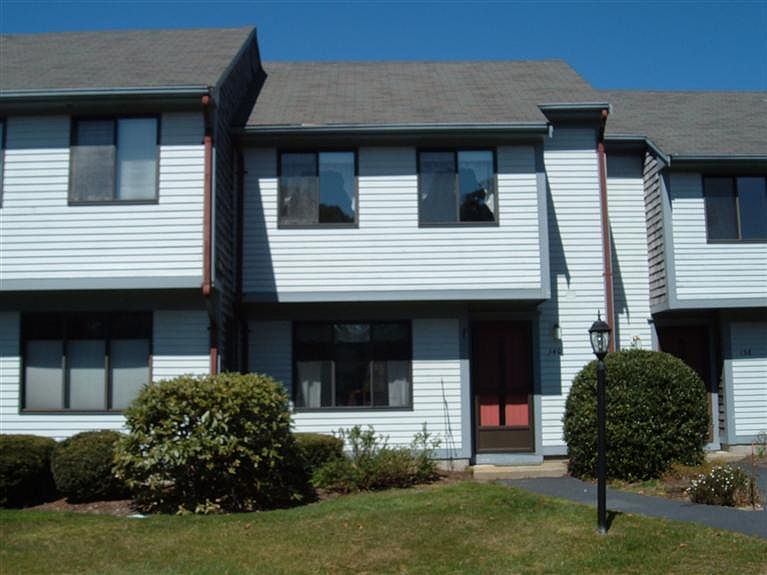 1st image of 140 Crescent Lane #140
