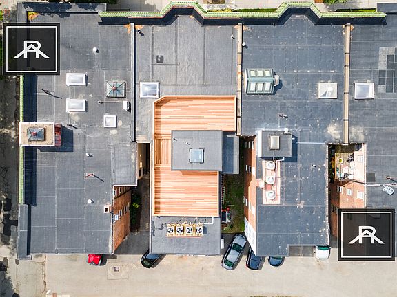 3rd image of 126 Longwood Ave #4