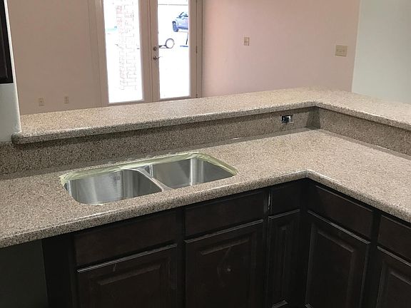 3rd image of 5201 Ashville Cir