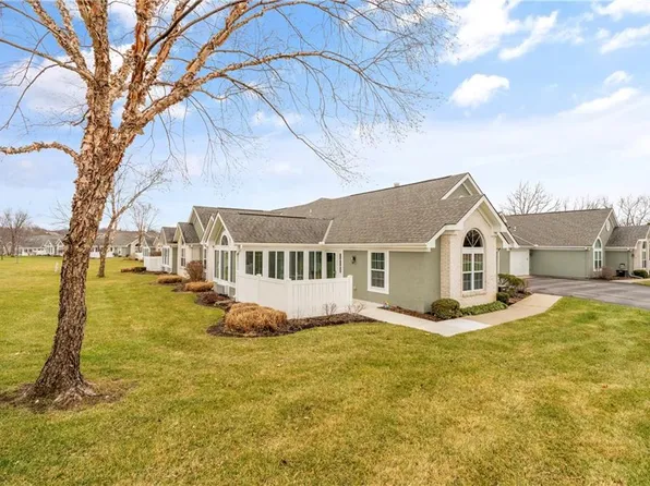 7103 Meadowsweet Ln, Shawnee, KS 66227