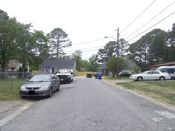 5th image of 3556 N Ingleside Dr
