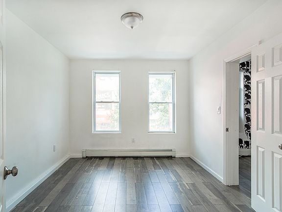 3rd image of 380 Knickerbocker Ave #2L
