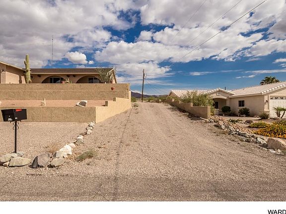 2nd image of 3744 N Hiawatha Dr