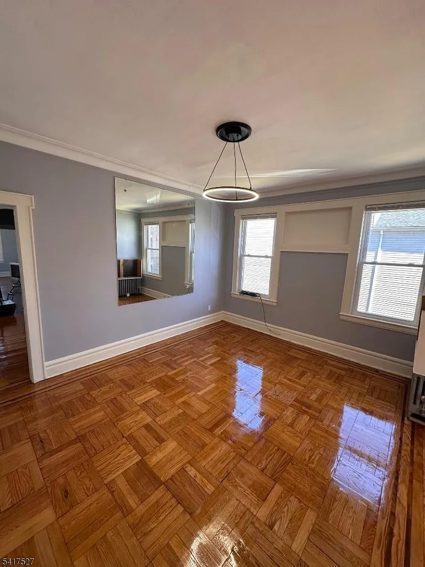 2 bed, 1.0 bath, 5000 sqft, $2,100 — Photo 4