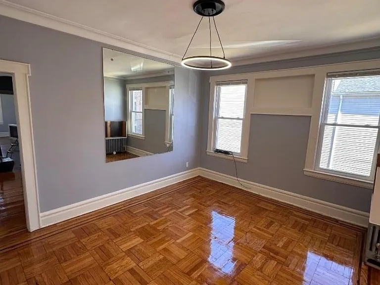 83 Aldine St #2R — Photo 4