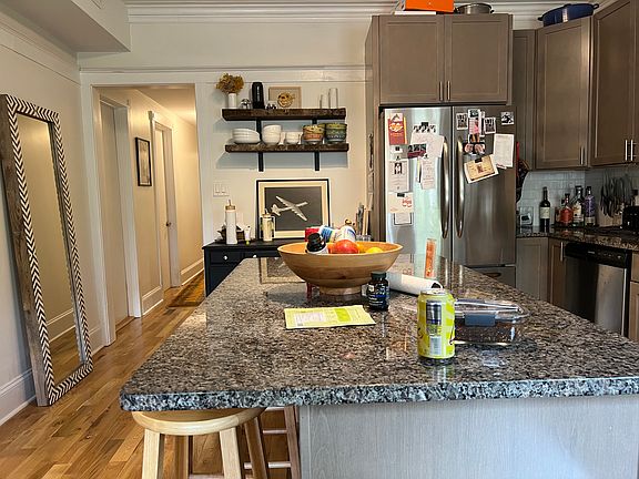 4th image of 1461 W Catalpa Ave APT 1