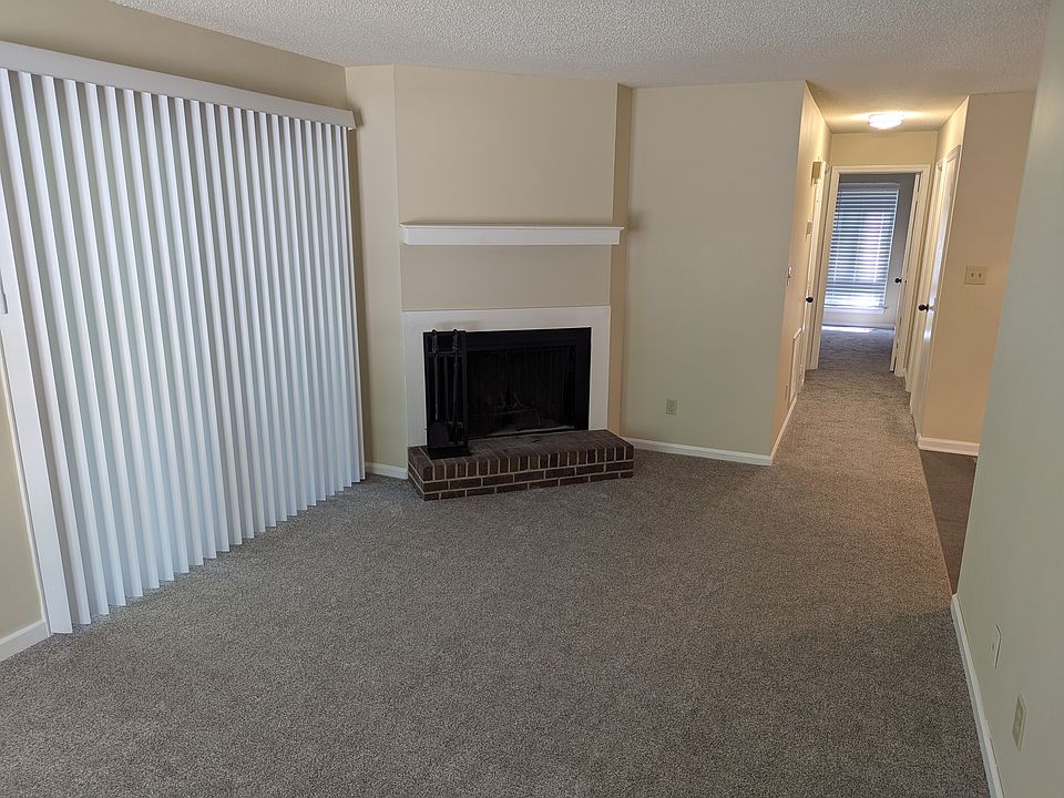 1st image of 909 Hearthridge Ct #A
