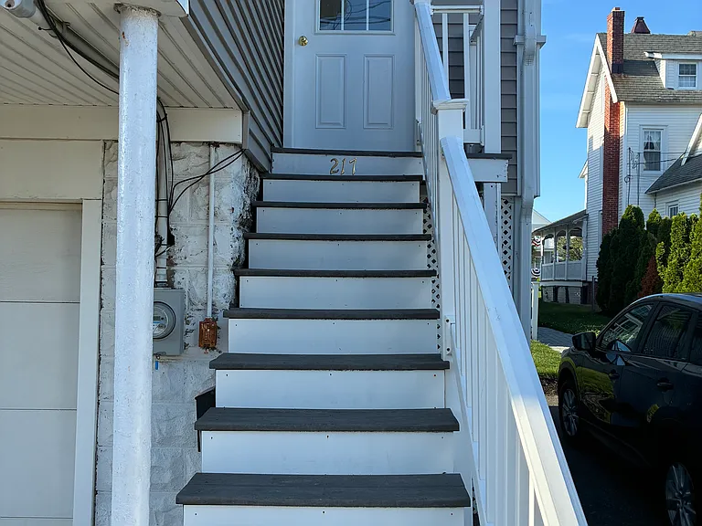 217 Garfield Ln — Photo 10