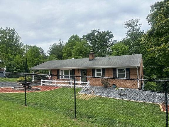 2nd image of 586 Graceland Dr