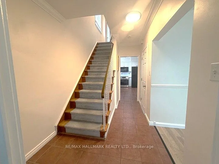 Building Photo - 92 Guildwood Pkwy