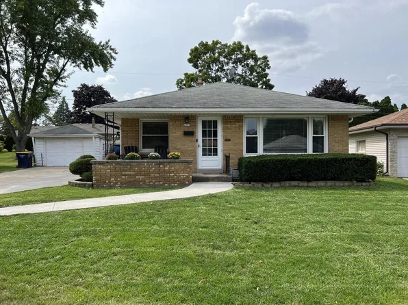 2569 South 90th STREET, West Allis, WI 53227