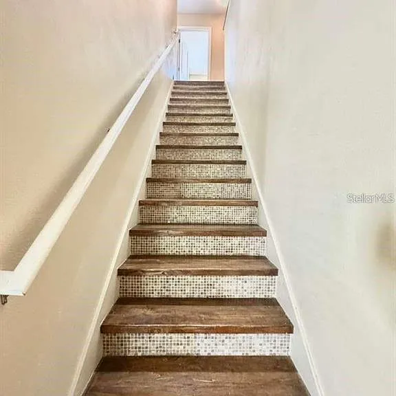1122 Priory Cir — Photo 13