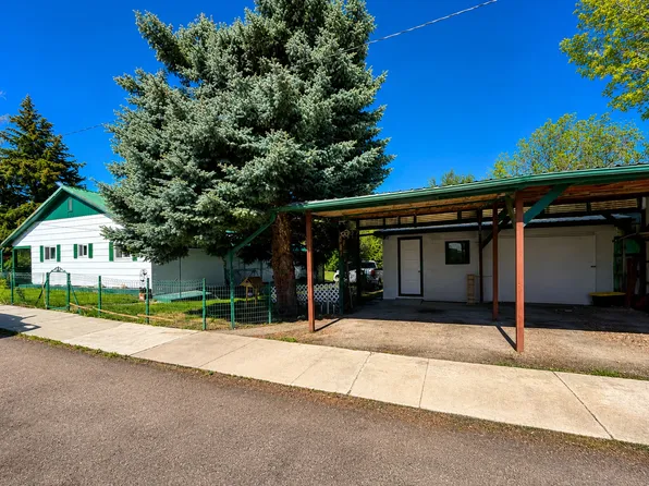 122 A St, Belt, MT 59412