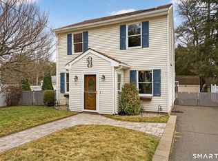 8 High St, Wallingford, CT 06492