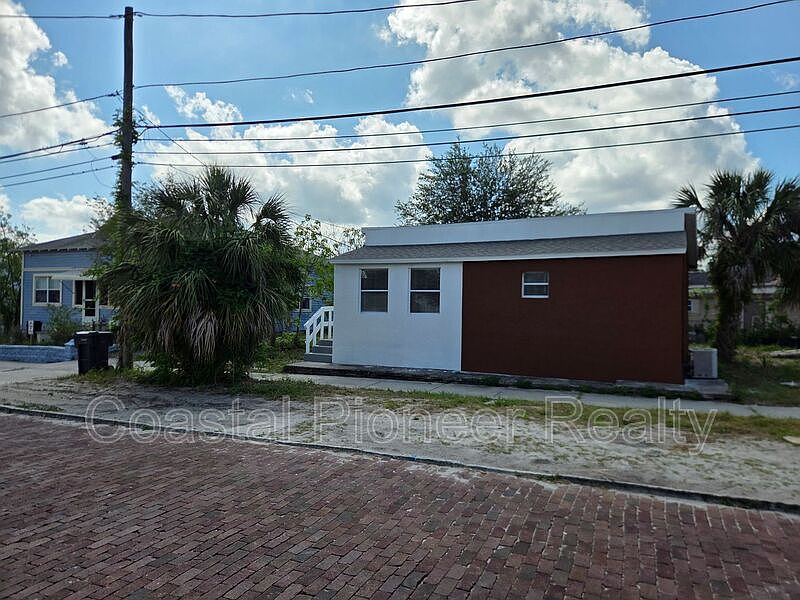 1st image of 606 Cross St