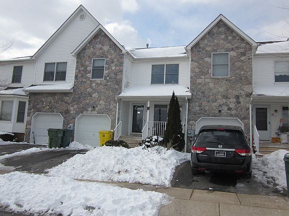 2nd image of 35 Kingsfield Dr