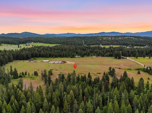 682 Henry Rd, Elk, WA 99009