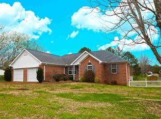 27 Hillside Dr, Lexington, TN 38351