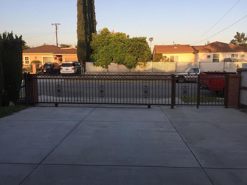 1st image of 4711 Stewart Ave