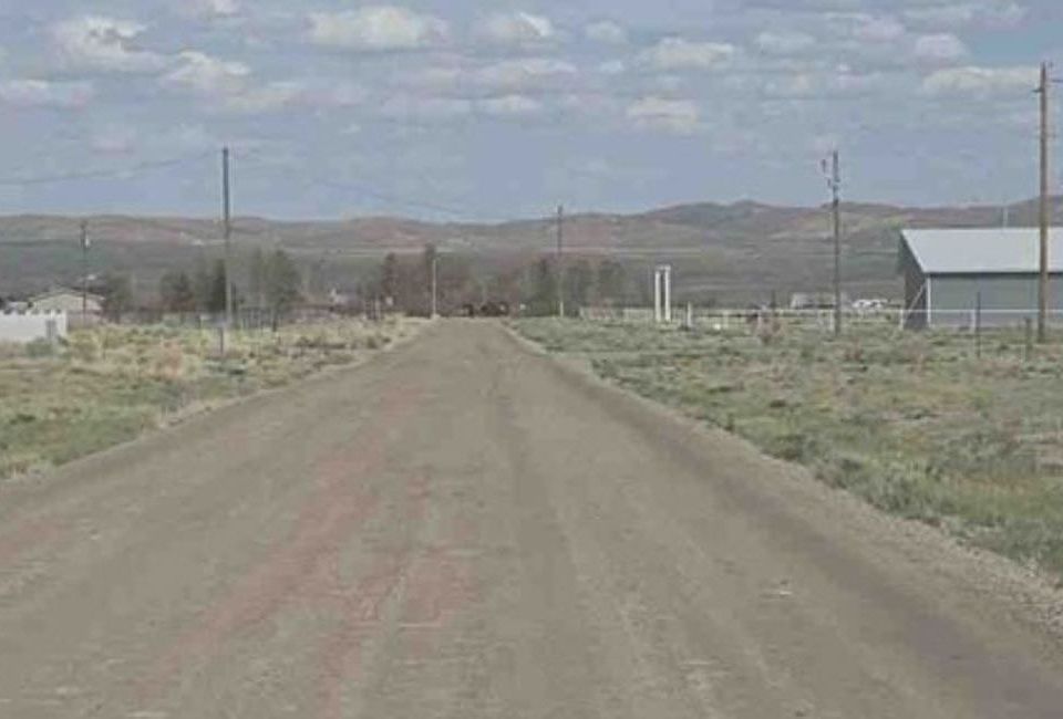 Exterior Neighborhood (street photo)