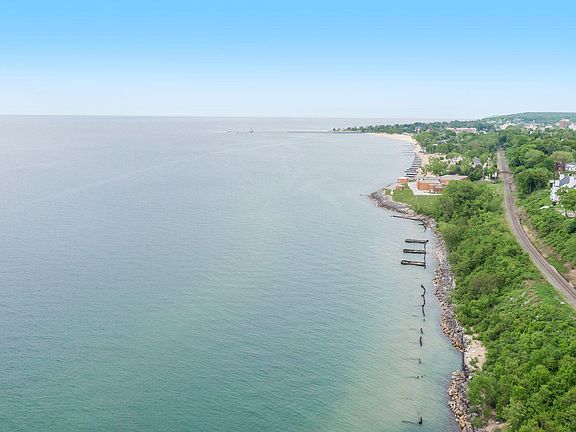 5th image of 2219 Lakeshore Dr