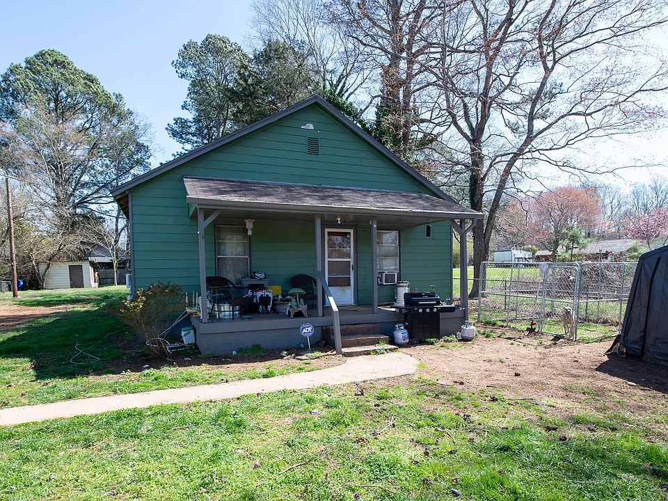 1st image of 617 Orange Heights Loop