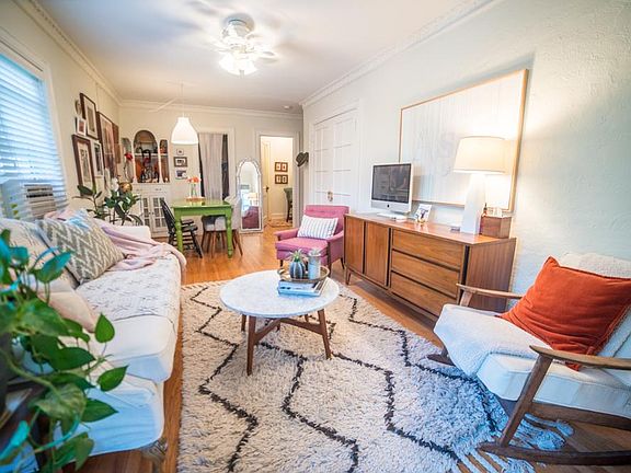 5th image of 4746 Roanoke Pkwy APT 301
