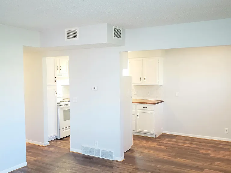 1011 Columbus St #1/2 — Photo 10