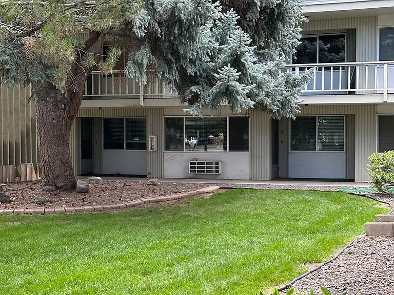 401 S Holly St — Photo 28
