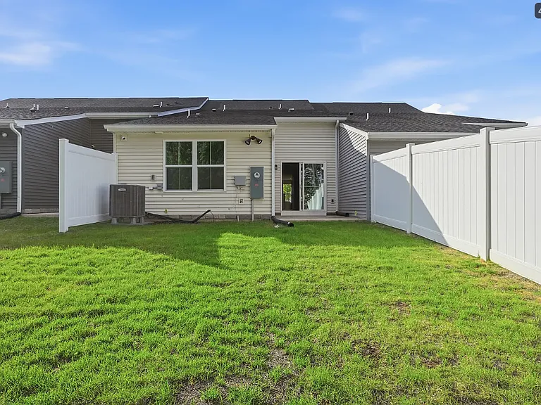 2264 Palm Ct #A — Photo 33