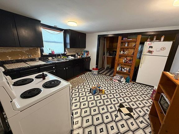 5th image of 300 5th St #F