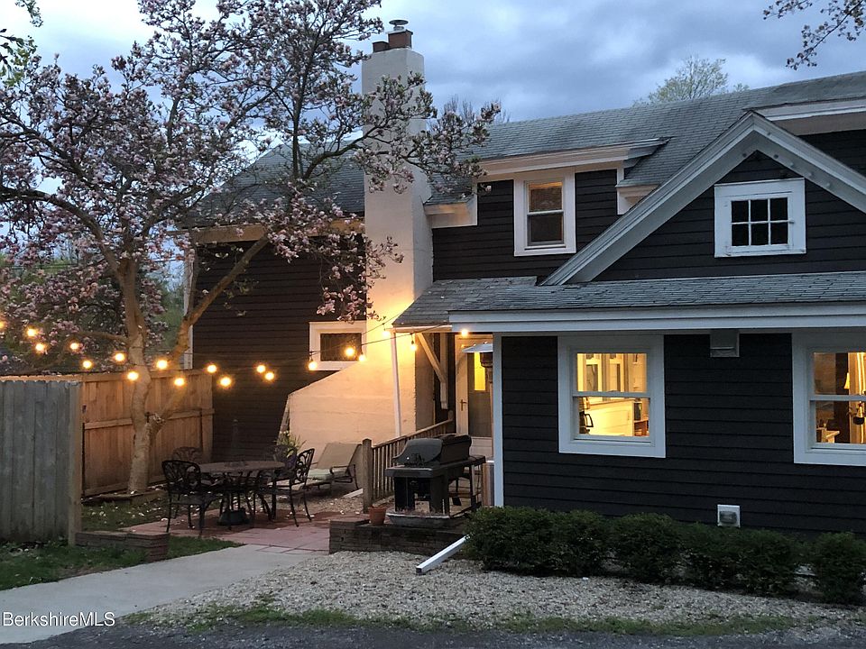 15 Chatham St, Kinderhook, NY 12106 Zillow