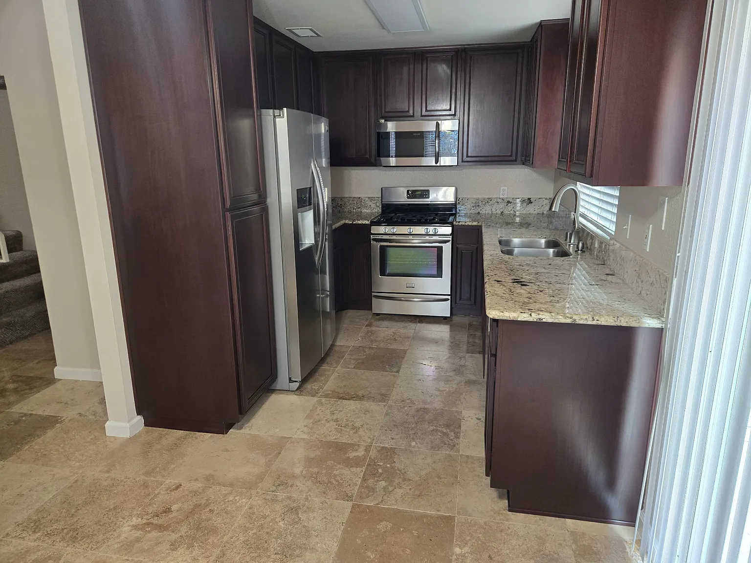 3 bed, 2.5 bath, 1350 sqft, $3,450 — Photo 3