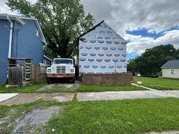 904 Florida Ave, Martinsburg, WV 25401