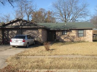 124 Leslie St, Bonham, TX 75418