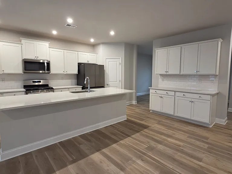 521 Elkwood Ln — Photo 16