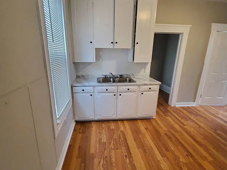 4216 Clybourne Ave — Photo 14