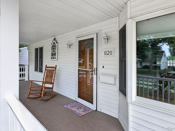 5th image of 1120 Redleaf Ln