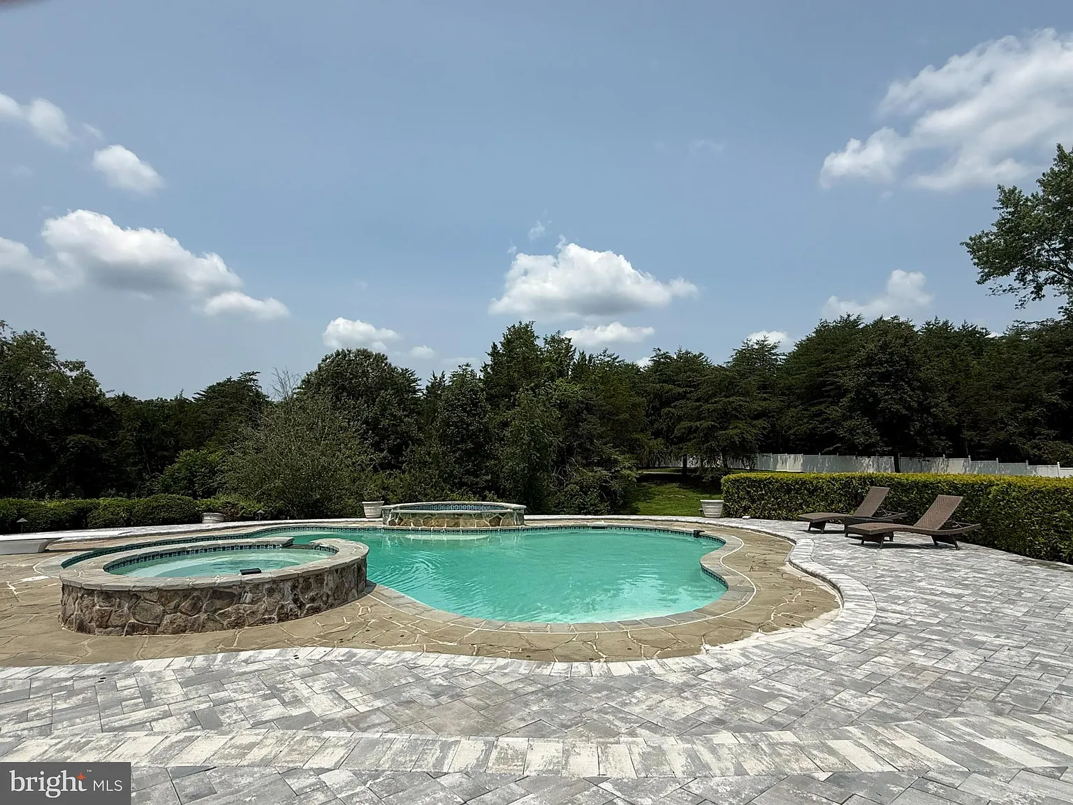 6 bed, 5.5 bath, 4522 sqft, $6,485 — Photo 3