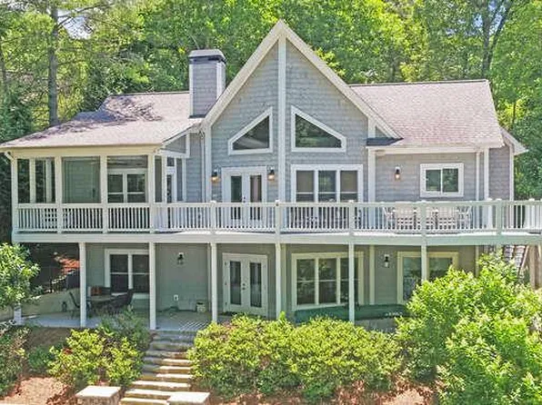 1255 Laurel Ln, Hiawassee, GA 30546