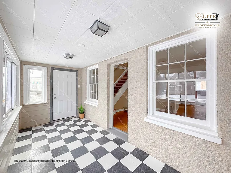 955 Perry St — Photo 24